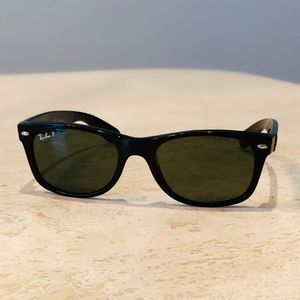 Ray-Ban New Wayfarer Black Small (52 18)